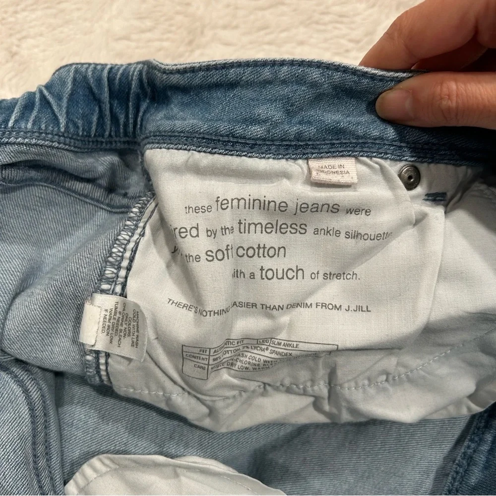 J. Jill Denim - Authentic Fit Slim Ankle Light-wash Jeans Floral Design 18 - Picture 9 of 12
